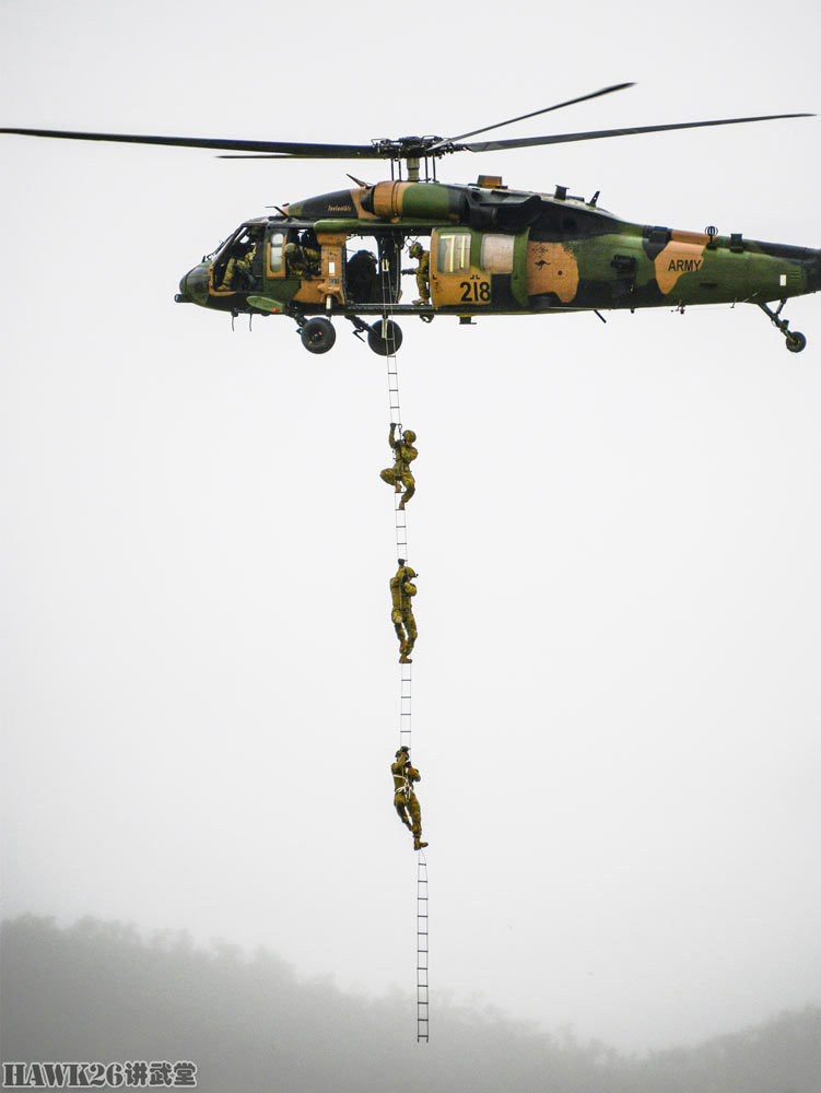 澳大利亚特种部队参加“护身佩剑”军演 美军AH-1Z空中支援